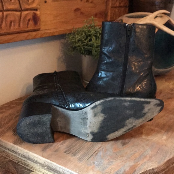 Heeled boots - Picture 4 of 5